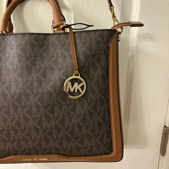Michael Kors Jessie Large Signature TZ Tote Satchel Shoulder Bag Like New - Picture 13 of 16